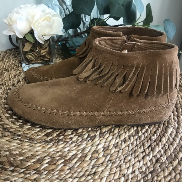 Decree Shoes - Decree Suede Fringe Boho Ankle Boot Moccasin Beige